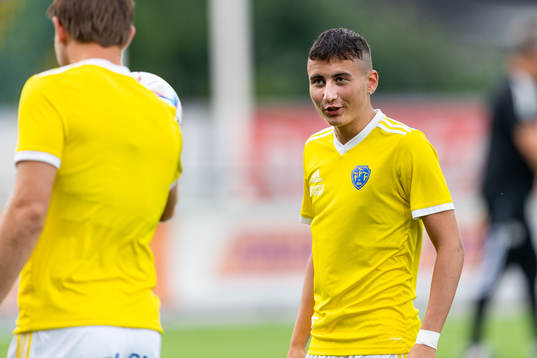 Falkenbergs Sewen Emilov före fotbollsmatchen i Ettan södra mellan Falkenberg och Ängelholm den 27 juni 2022 i Falkenberg. 