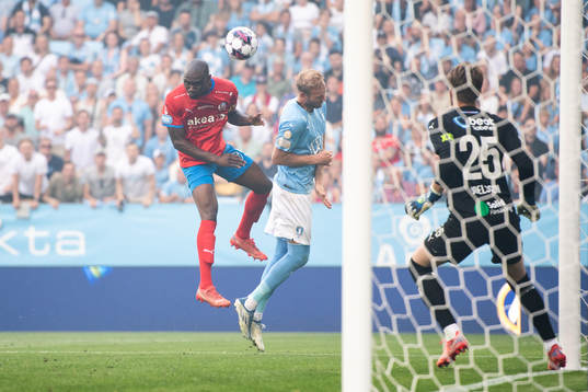 Helsingborgs Ravy Tsouka-Dozi och Malmö FFs Ola Toivonen