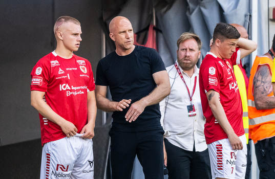Kalmars Isak Jansson, tränare Henrik Rydström och Kevin