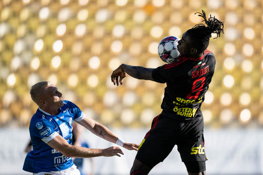 Östersunds Jordan Attah Kadiri och Norrbys Johan Brannefalk
