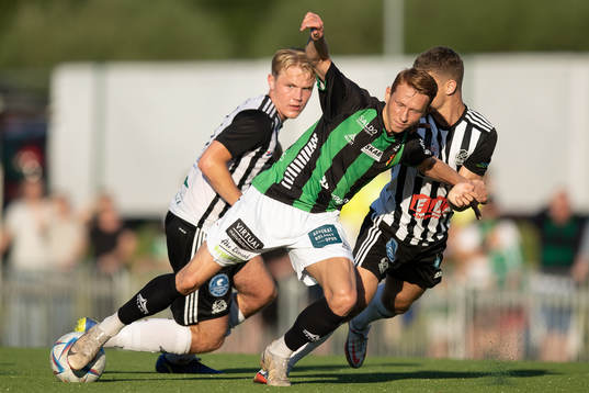 GAIS Julius Lindberg och Lindomes Anton Johansson