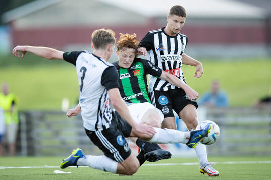 GAIS Wiggo Hjort mot Lindomes Teodor Wålemark och Teo Hedén