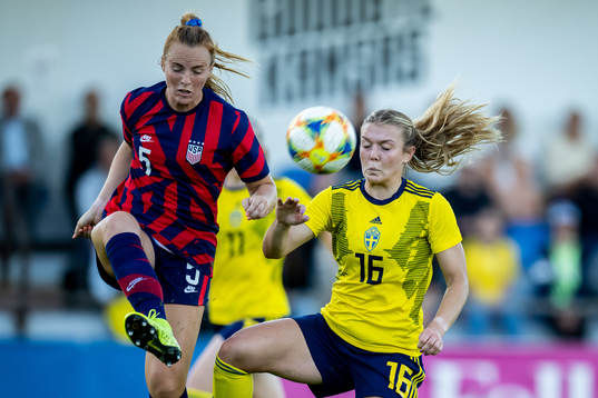 Megan Bornkamp of USA and Beata Olsson of Sweden