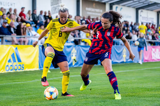 Marika Bergman Lundin of Sweden and Kerry Abello of USA
