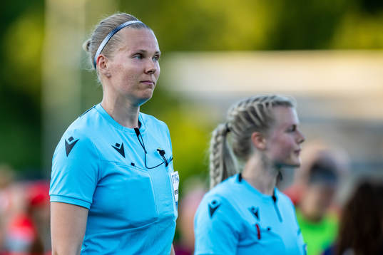 referee Minka Vekkeli