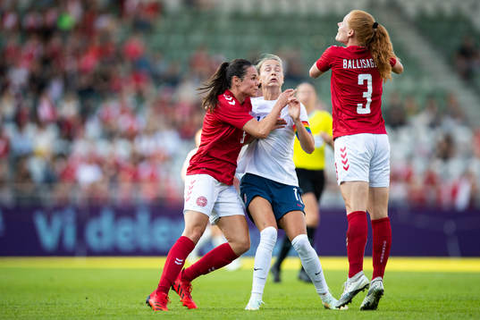 Simone Boye of Denmark and Caroline Graham Hansen of Norway