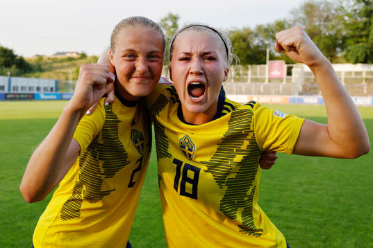 Elma Juntilla Nelhage and Felicia Jastré Högberg of