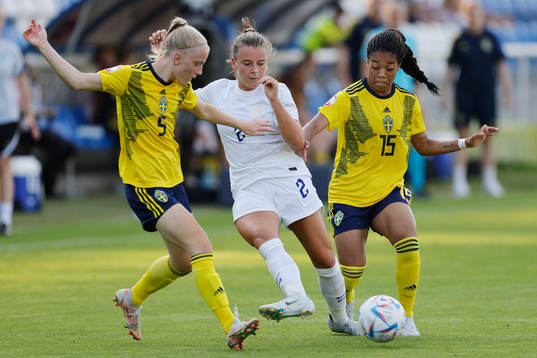 Anna Sandberg and Evelina Duljan  of Sweden  against Jorja Fox of England