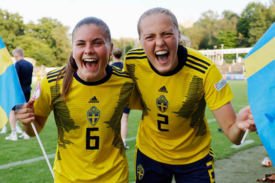 Hanna Wijk and Elma Juntilla Nelhage of Sweden