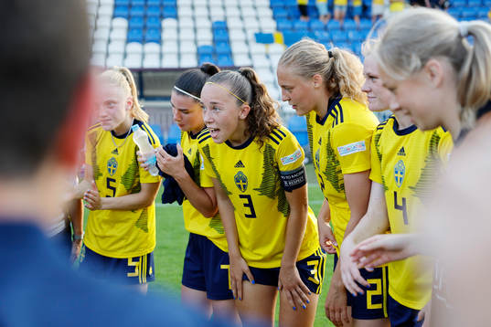 Anna Sandberg, Emilia Pelgander, Athinna Persson Lundgren, Elma Juntilla Nelhage and Sofia Reidy of Sweden