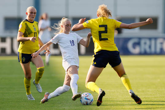 Emilia Bengtsson and Elma Juntilla Nelhage of Sweden in