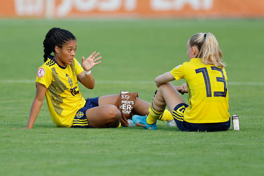 Evelina Duljan and Matilda Vinberg of Sweden