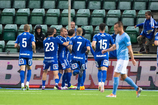 Sundsvalls jublar efter 2-1 av Daniel Stensson