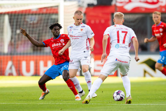 Helsingborgs Benjamin Acquah och Kalmars Isak Jansson