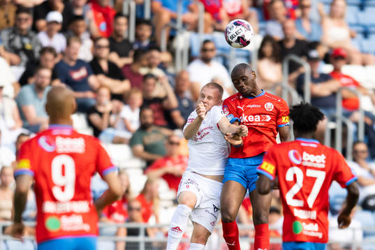 Kalmars Isak Jansson och Helsingborgs Ravy Tsouka-Dozi