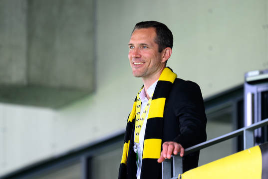 Häckens sportchef Martin Ericsson innan fotbollsmatchen i