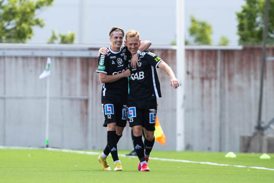 Brages Christopher Redenstrand jublar efter 0-1