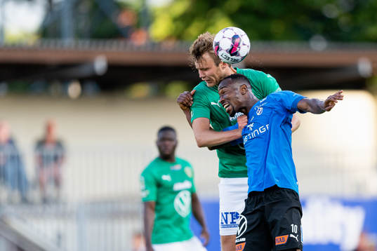 Jönköpings Marcus Degerlund och Halmstads Sadat Karim