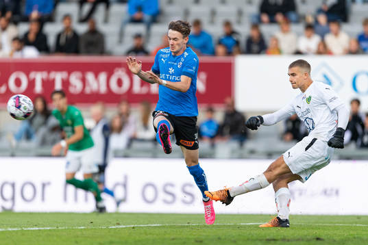 Halmstads Alexander Johansson och Jönköpings målvakt
