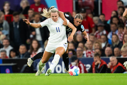 Lauren Hemp of England and Laura Wienroither of Austria