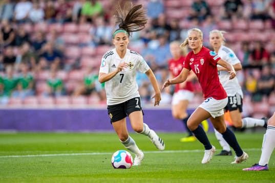 Chloe McCarron of Northern Ireland and Amalie Eikeland of Norway