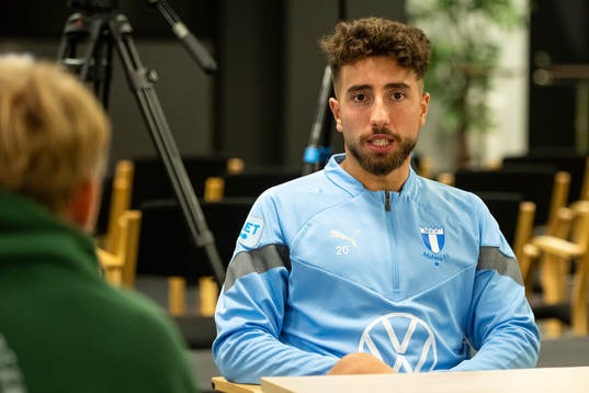 Moustafa Zeidan i samtal med media
