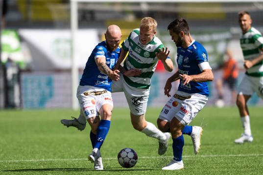 Västerås Simon Johansson och Norrbys Max Olsson och Ivo Pekalski