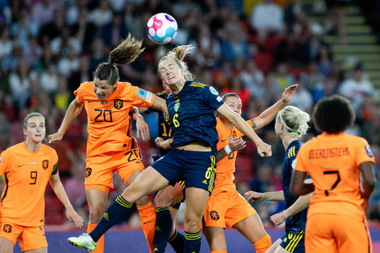 Dominique Janssen of Netherlands and Magdalena Eriksson of Sweden