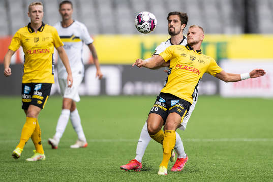 AIKs Zachary Elbouzedi och Elfsborgs Simon Strand