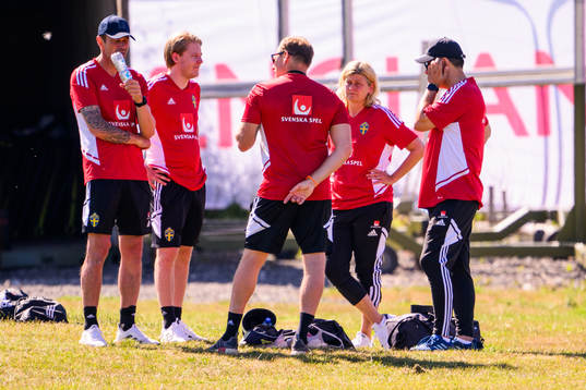 Magnus Andersson, team manager, Fredrik Madestam, press