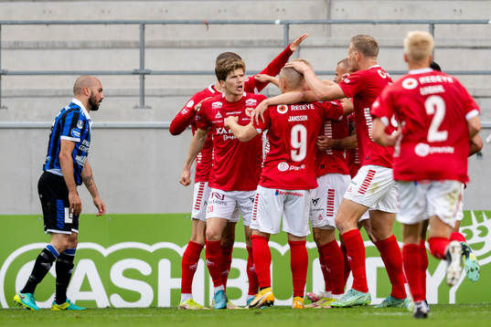 Kalmars Oliver Berg jublar efter 1-1
