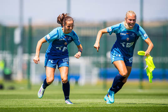 Tuva Hansen and Guro Bergsvand of the Norwegian national football team at a training session