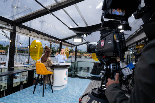 Vicki Blommé i Tv4/Cmores EM-studio