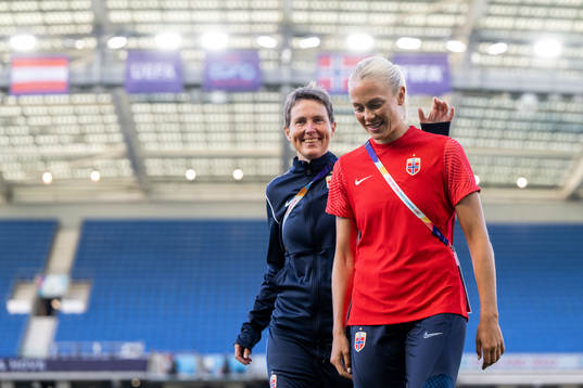 Lena Tyriberget, assistant coach and Guro Bergsvand of Norway ahead of the UEFA Women's Euro 2022 group stage match between Austria and Norway on July 15, 2022 in Brighton. 