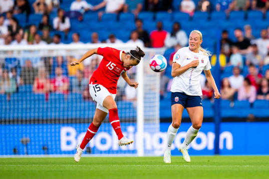 Nicole Billa of Austria and Guro Bergsvand of Norway