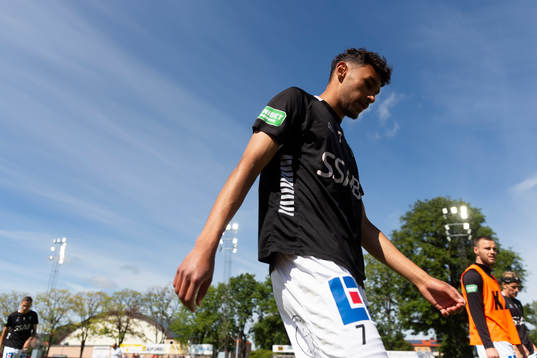 Brages Joakim Persson värmer upp