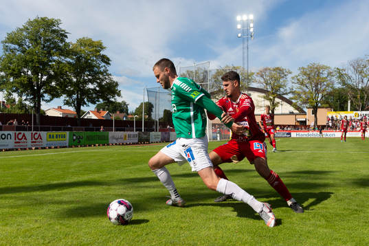 Brages Niklas Söderberg och Skövdes Aldin Basic