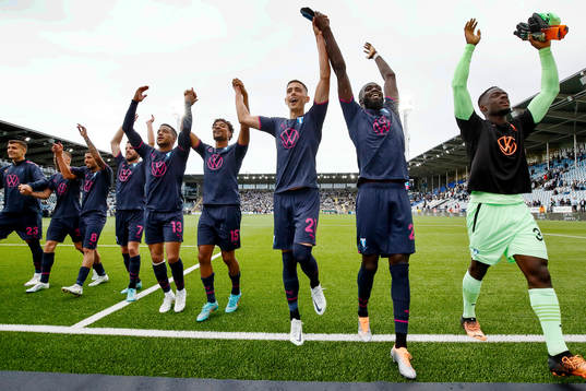 Malmö FFs spelaremed Martin Olsson, Joseph Ceesay, Dennis