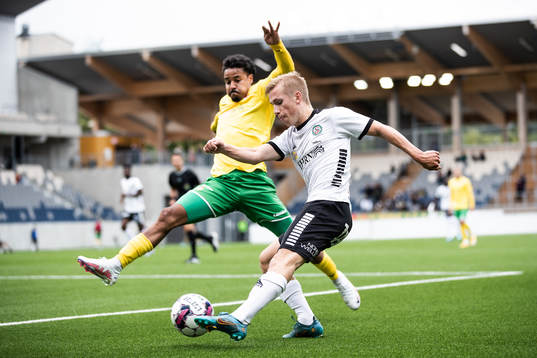 Dalkurds Fabio Nicolas Dixon och Örebros David Seger