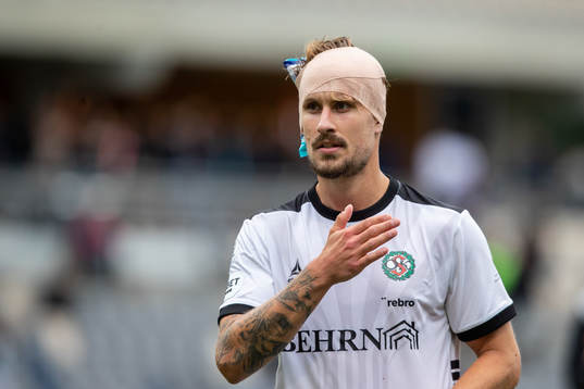 Örebros Daniel Björnkvist jublar