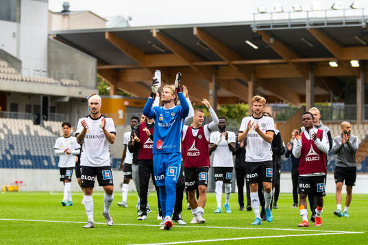 Örebros spelare jublar