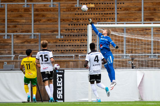 Örebros målvakt William Eskelinen