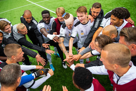 Örebros spelare jublar