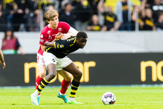 s Benjamin Mbunga Kimpioka under fotbollsmatchen i Allsvenskan mellan AIK och Kalmar den 17 juli 2022 i Stockholm. 