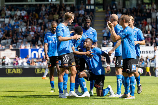 Halmstads Sadat Karim jublar efter 1-0