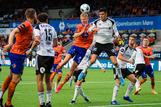 Kristoffer Ramos Barmen of Aalesund and Renzo Giampaoli of Rosenborg
