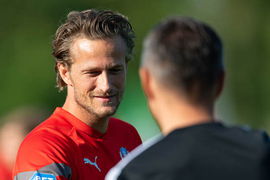 Helsingborgs målvakt Anders Lindegaard före fotbollsmatchen i Allsvenskan mellan Varberg och Helsingborg den 18 juli 2022 i Varberg. 