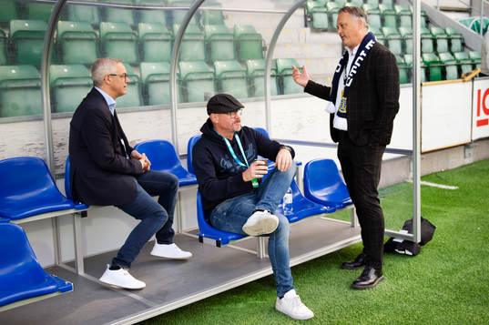GIF Sundsvalls klubbchef Tomas Litström, Magnus Svensson och sportchef Urban Hagblom fotbollsmatchen i Allsvenskan mellan GIF Sundsvall och Häcken den 18 juli 2022 i Sundsvall. 