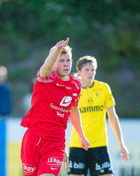 Aune Selland Heggebø of Brann celebrates