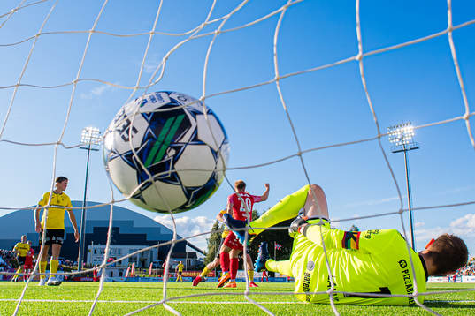 Aune Selland Heggebø of Brann celebrates
